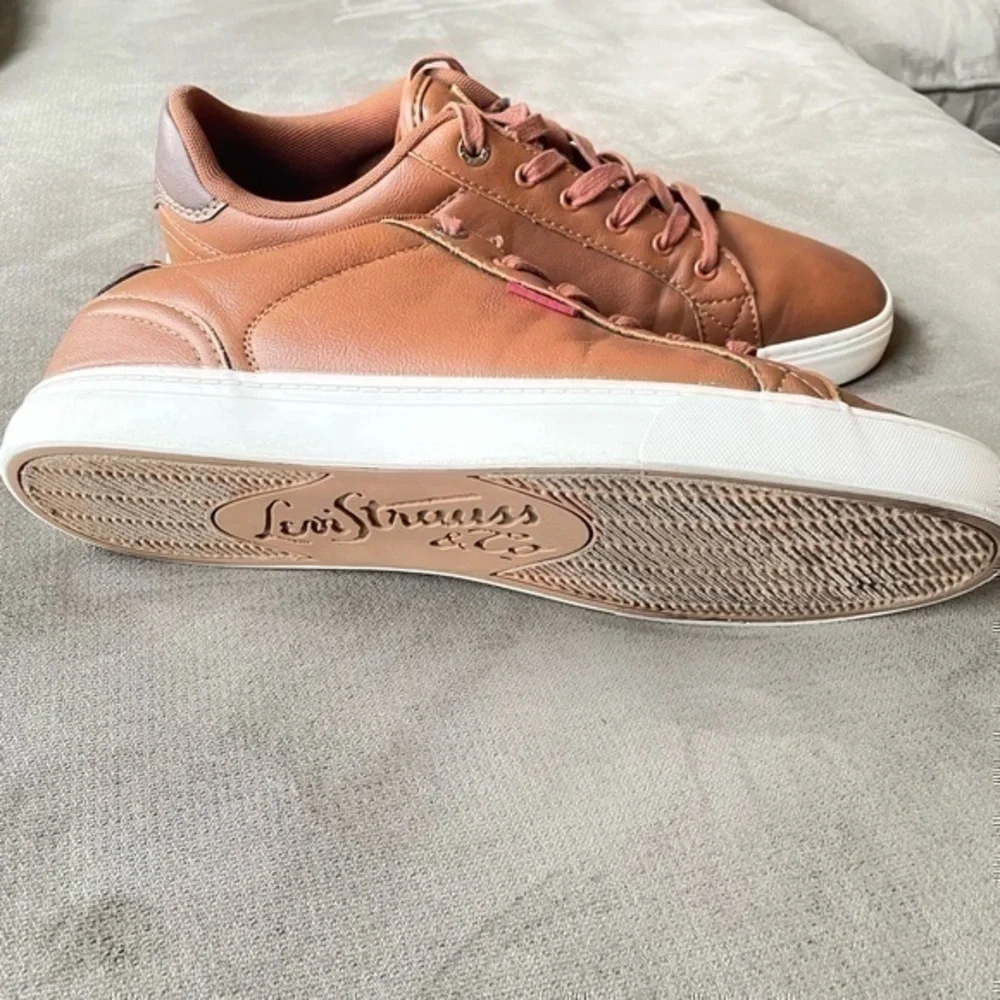 Levi’s fashion sneakers for men